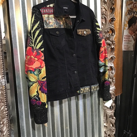 Desigual Elegant Black  jacket. - Picture 1 of 10